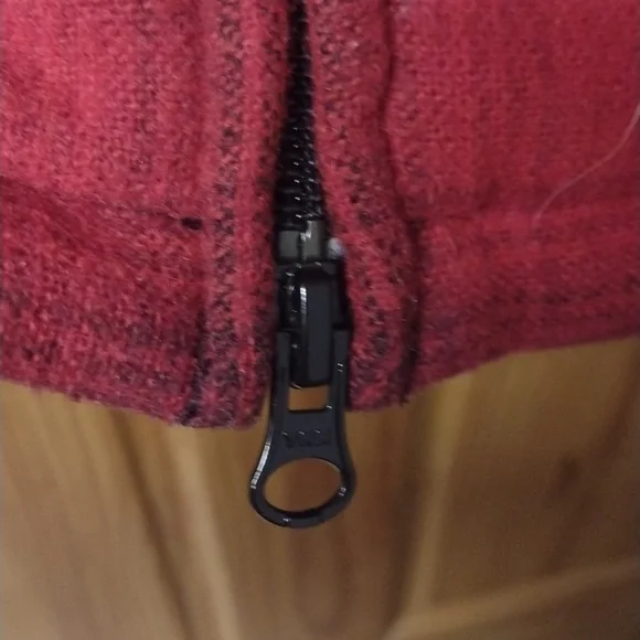 Woolrich Plaid Red and Black Women's XL Vest - Picture 6 of 9